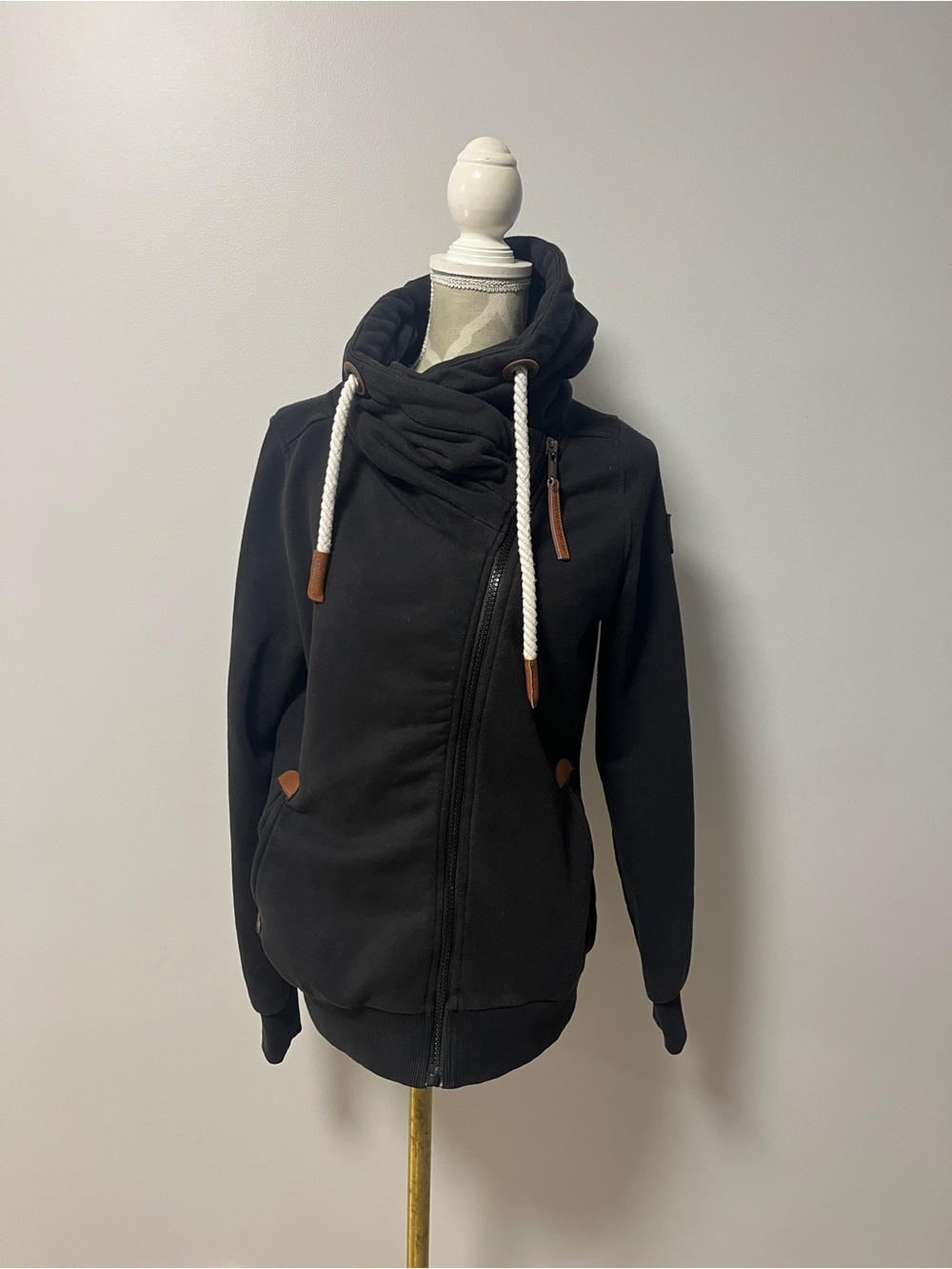 Wanakome Athena Asymmetrical Zip Cowl Neck Black Size Small